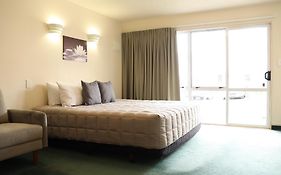 Bk'S Fountain Court Motel